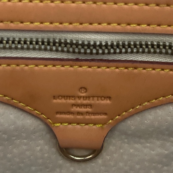 Louis Vuitton Abbesses Messenger Bag Monogram Canvas, Crossbody - Picture 4 of 5